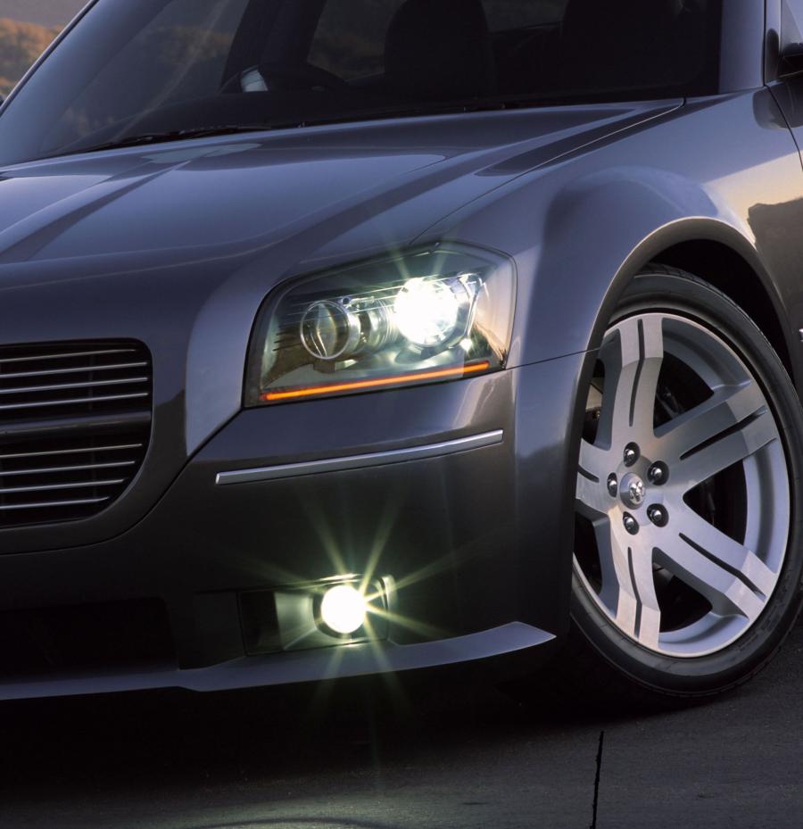  Dodge Magnum SRT8 Concept 2003 года  (фото 14 из 22)